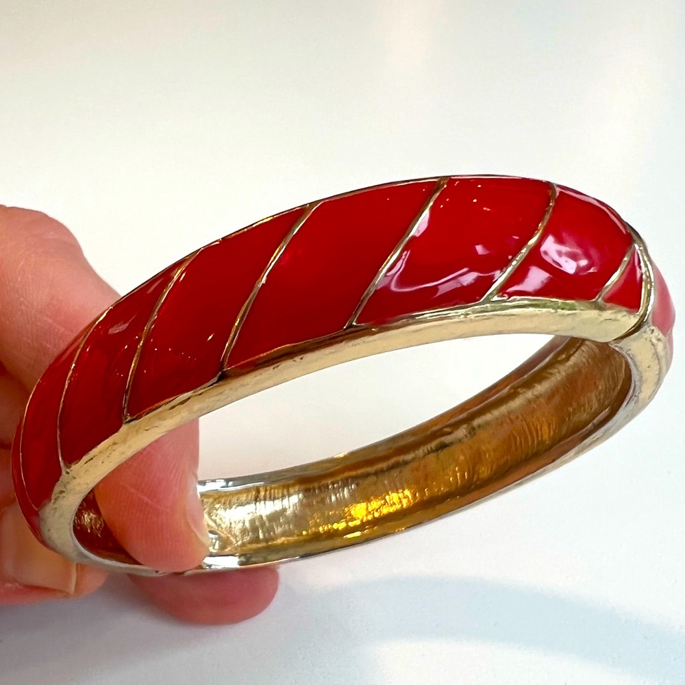 2/$10!🍀 Red & Gold Hinged Bangle Bracelet